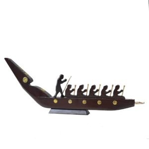 This Miniature Wooden Model of Chundan vallam/Snake Boats with Rowers with a Length of 18 inch is from tip of The Boat to Tail end with 6 Rowers/Oarsmen